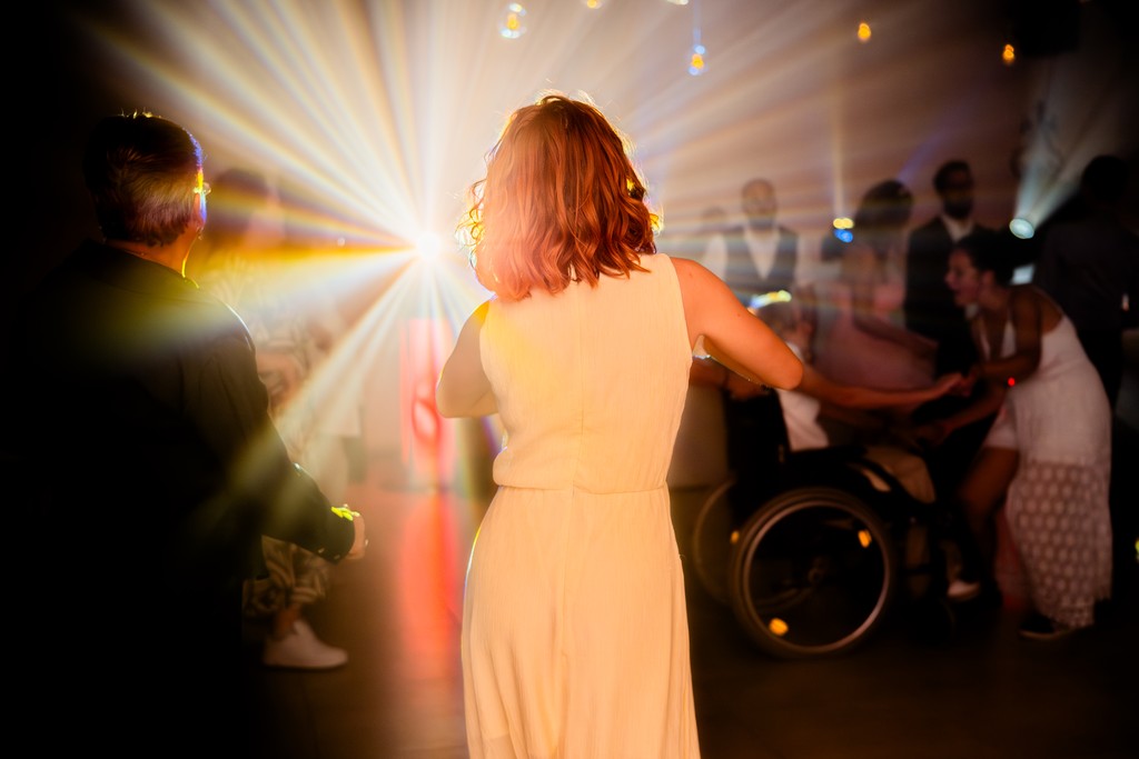 Ambiance de soirée sur piste de danse photographiée par Studio ROSALF
